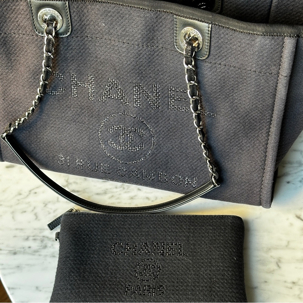 Chanel Large Shopper 30cm Black with Silver Hardware 2021 - Picture 4 of 14